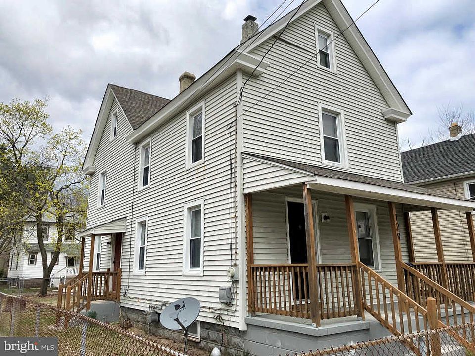 1st image of 129 W Washington St