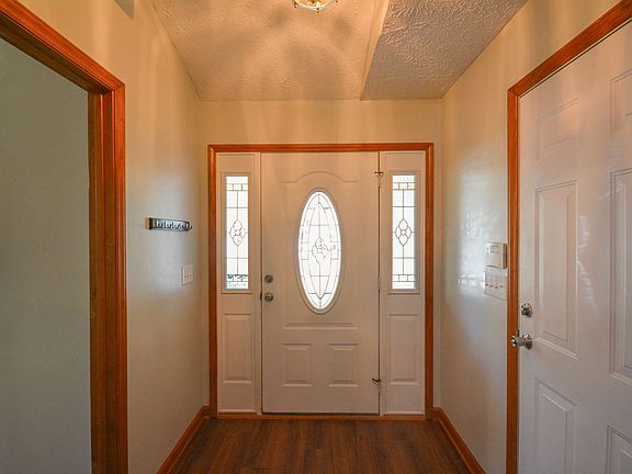 5th image of 24 Maplewood Dr