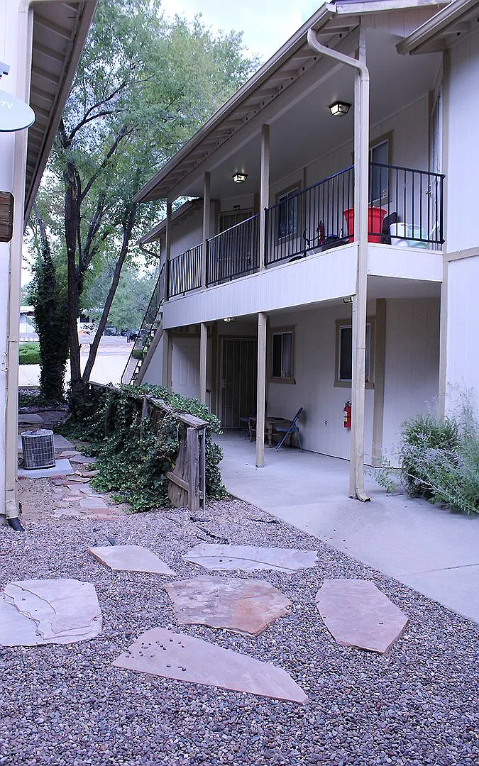 1332 — Photo 2