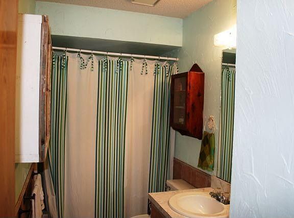 3rd image of 304 Oak Cir
