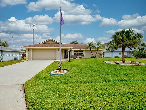 2nd image of 3016 Jacaranda Ave