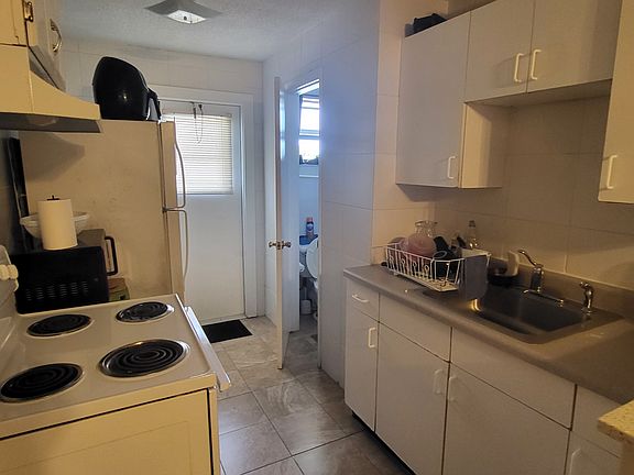 3rd image of 331-333 NE 29th St #B