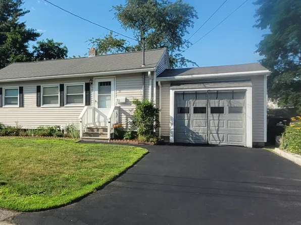 33 Markham Cir, Ayer, MA 01432