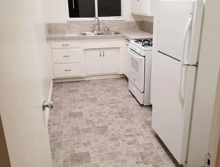 912 N Genesee Ave #8 — Photo 3