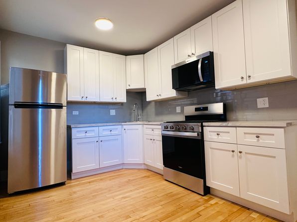 6116 S Whipple St APT 2A