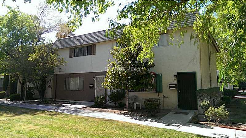 1st image of 203 Greenbriar Townhouse Way