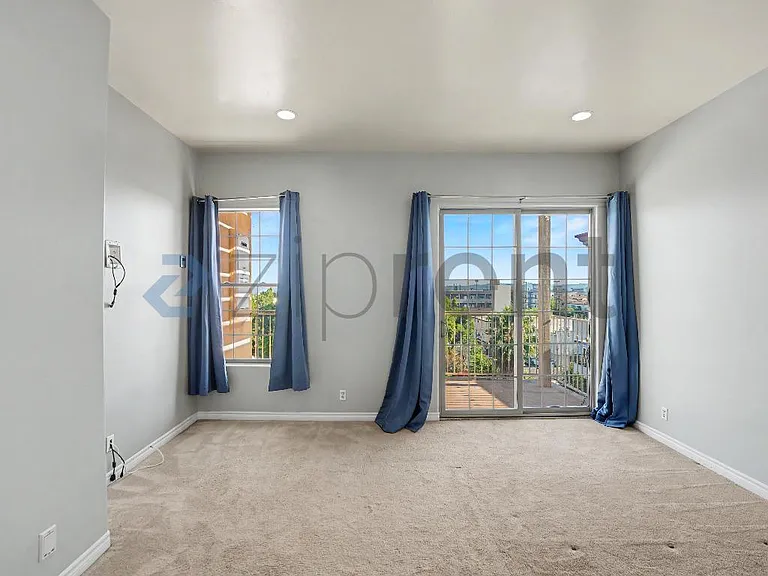 12042 Hart St #5 — Photo 12