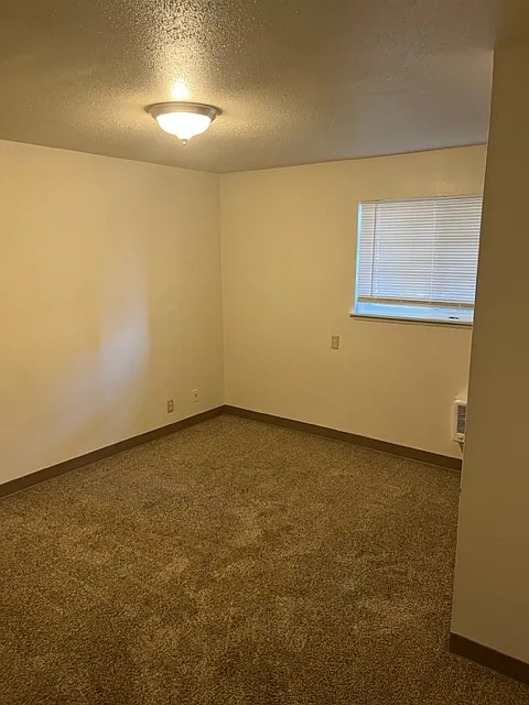 Building Photo - 10 S 11th Ave #3B