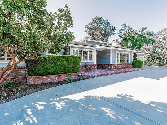 4th image of 1078 La Cresta Dr