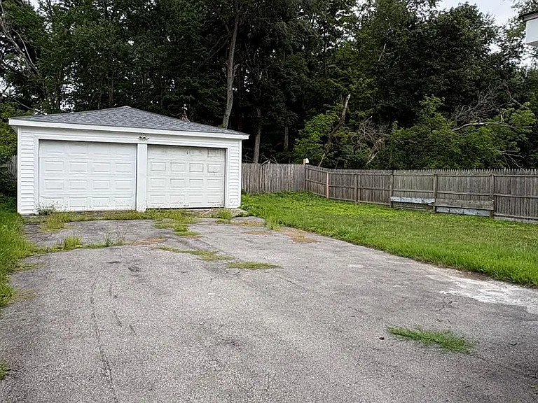 409 Healy Ave — Photo 15