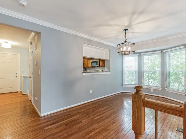5201 Dunstable Ln, Alexandria, VA 22315