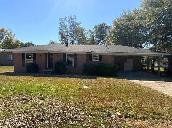 737 Cox Ave, Holly Springs, MS 38635