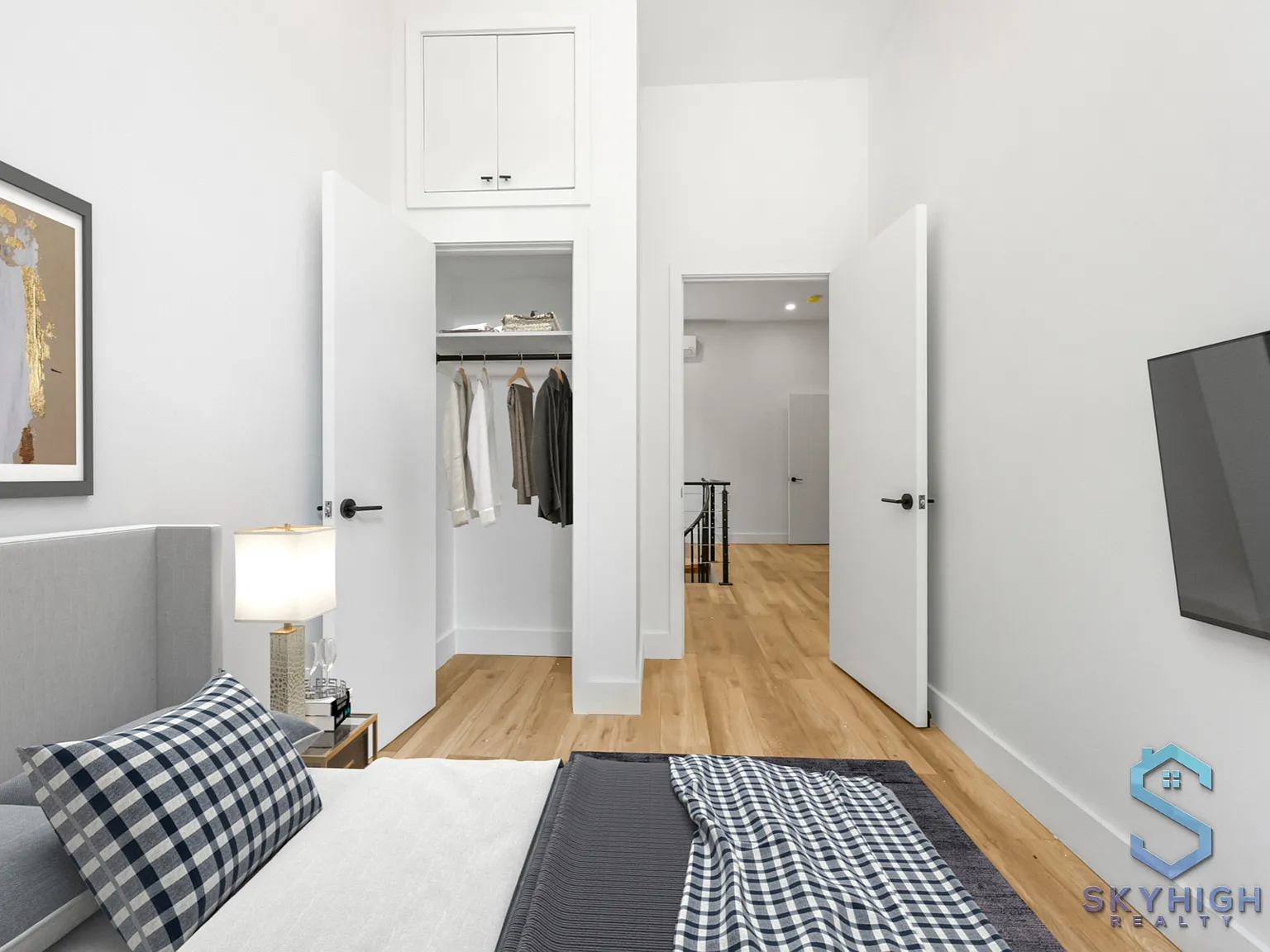 16 Howard Avenue — Photo 3
