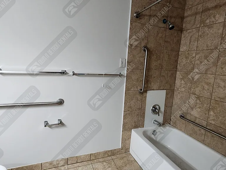 1800 Brainard St #104 — Photo 14