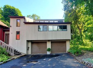 27 Hoyt Pl, Rochester, NY 14610