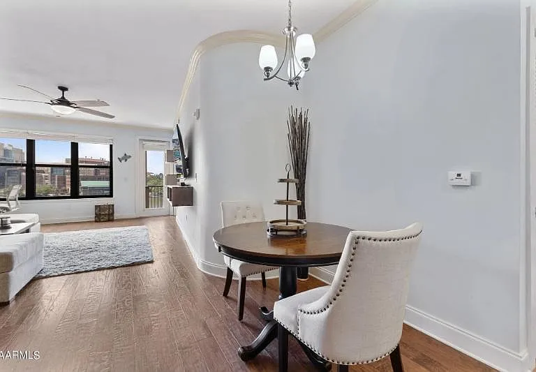 445 W Blount Ave #415 — Photo 6