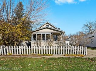 716 W 9th St, Monroe, MI 48161