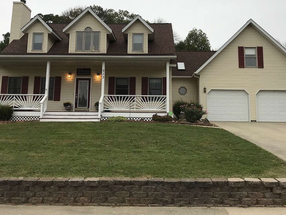 1st image of 933 E Clover Dr
