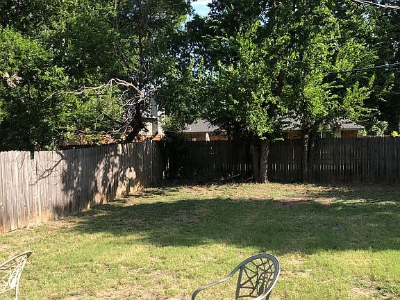 4th image of 7435 Sandhurst Ln N
