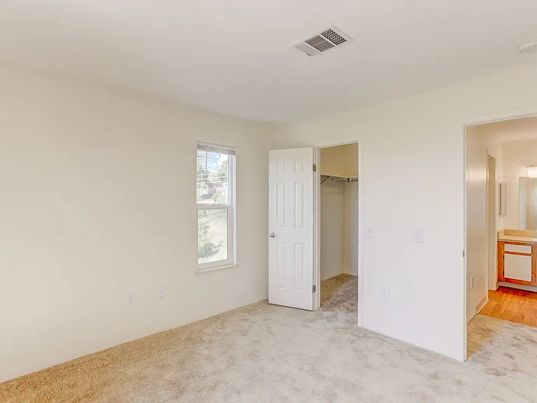 Americana Lakewood Apartments — Photo 85