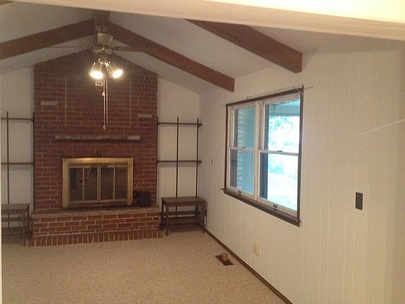 3rd image of 288 N Ashley Ave