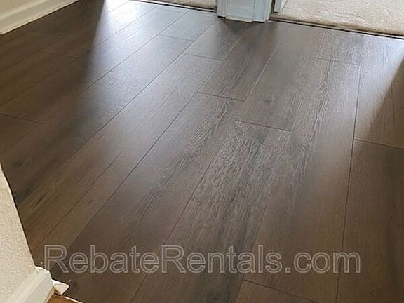 5th image of 11177 Castlemain Cir W