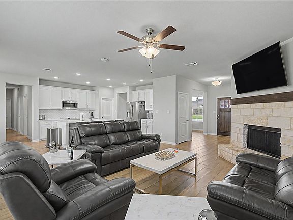 2nd image of 185 Chester Rd