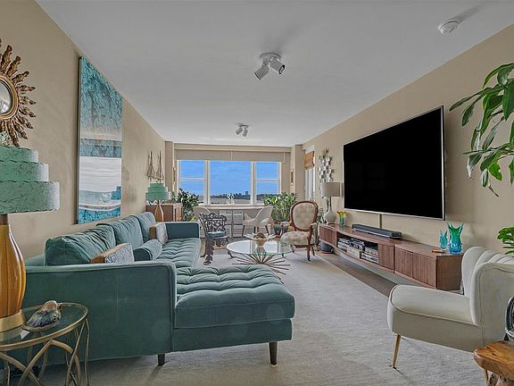 5th image of 5700 Arlington Ave APT 12T