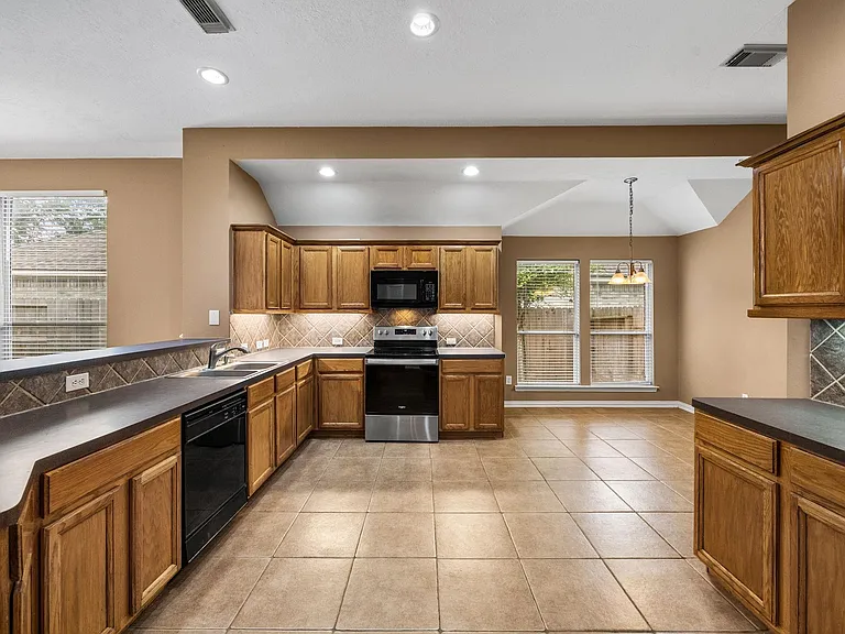 7206 Hollow Field Ln — Photo 6