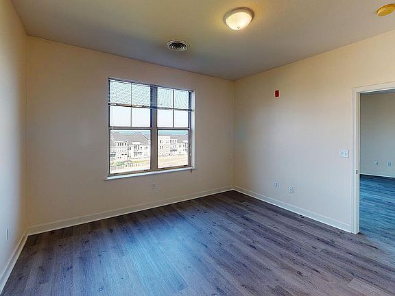 4th image of 4110 S Lake Dr Unit 438