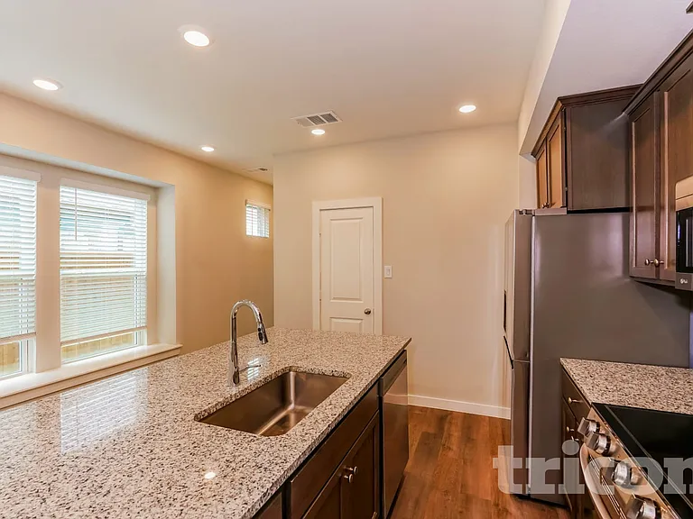 8113 Brookhaven Dr — Photo 5