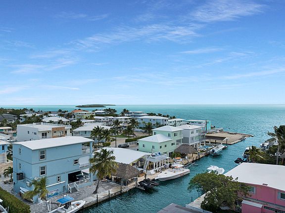 3rd image of 712 Grouper Ln