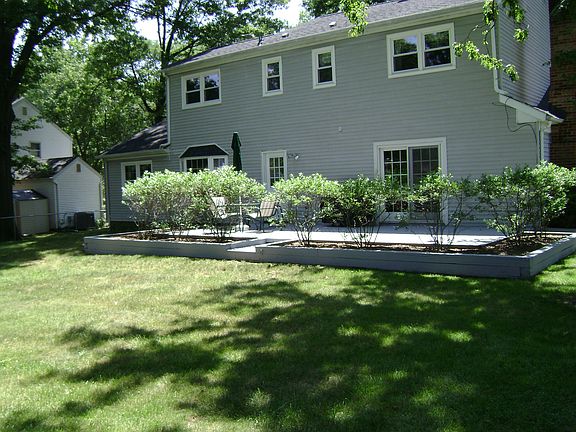 Backyard w/deck & sliders