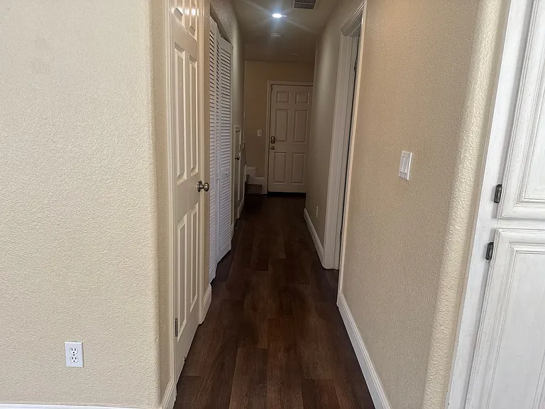 961 Celestine Cir — Photo 12