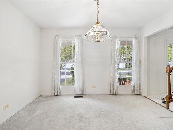 4th image of 1721 Waverly Ln