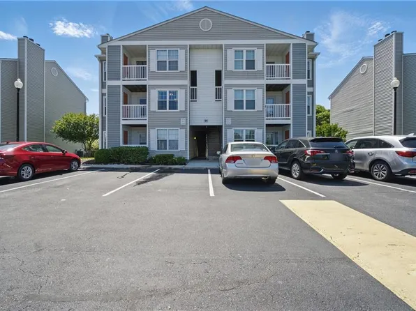 1872 Chantilly Ct, Virginia Beach, VA 23451