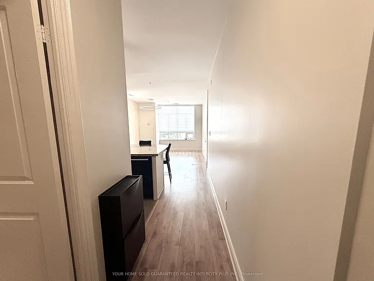 2396 Major Mackenzie Dr #418 — Photo 6