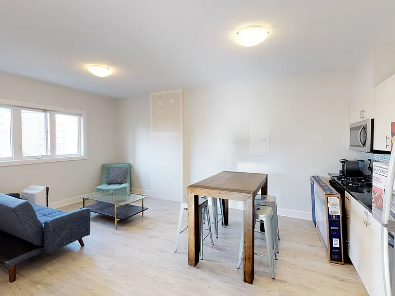 323 Besserer St #3-R02 — Photo 5