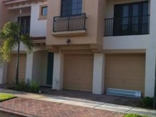 4716 Grand Cypress Cir N, Coconut Creek, FL 33073