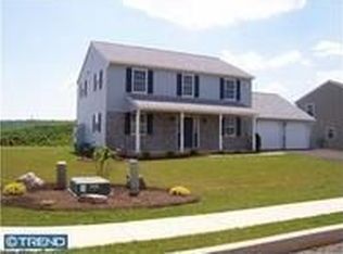 488 Daisy Dr, New Holland, PA 17557
