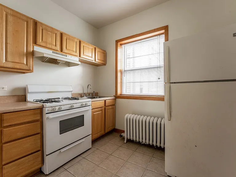 2618 W Gunnison St #3 — Photo 5