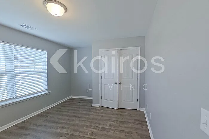 102 Saint Matthew Way — Photo 10