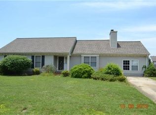 508 Three Oaks Dr, Chesapeake, VA 23320