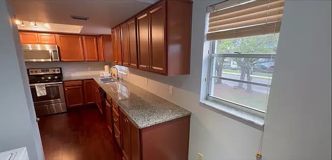 4143 Shore Acres Blvd NE — Photo 10