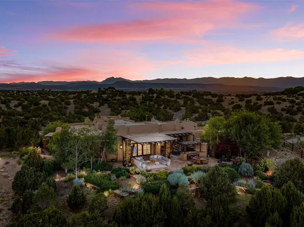 77 Headquarters Trl, Santa Fe, NM 87506