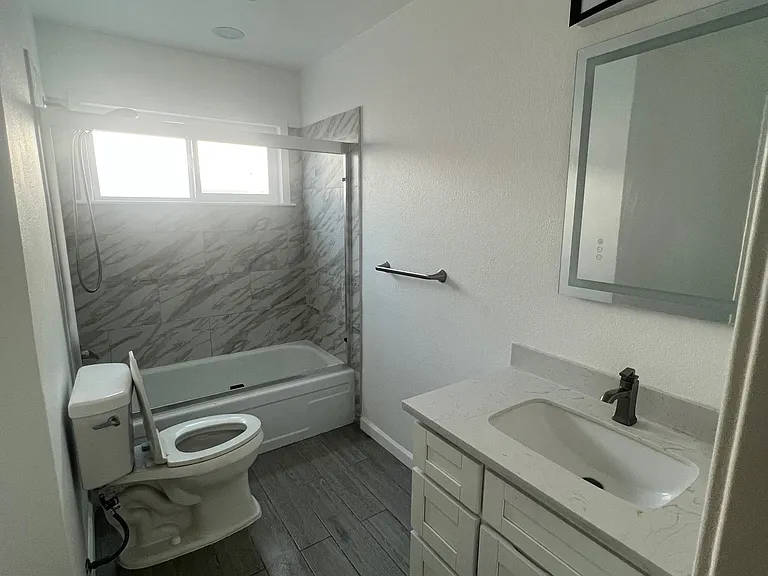 Buchanan Pl — Photo 10
