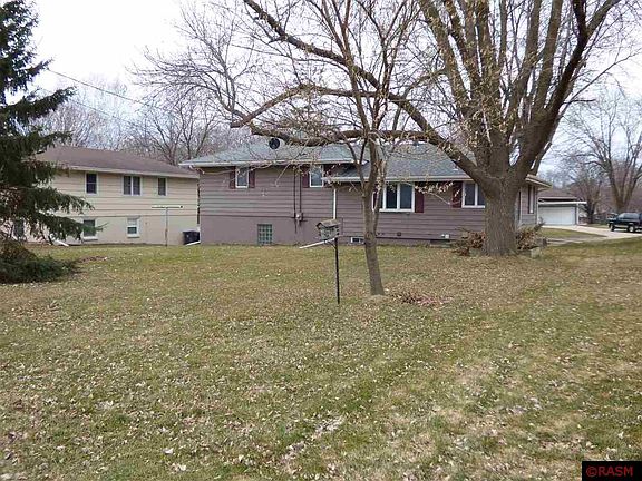 4th image of 215 S Redwood Dr