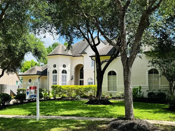 24 Saint Christopher Ct, Sugar Land, TX 77479
