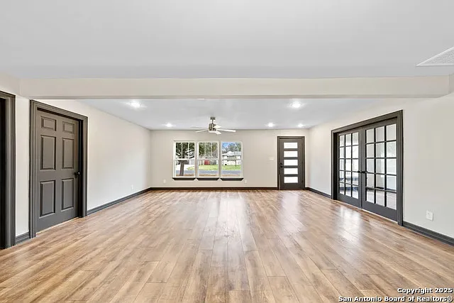 2643 W Gramercy Pl — Photo 5