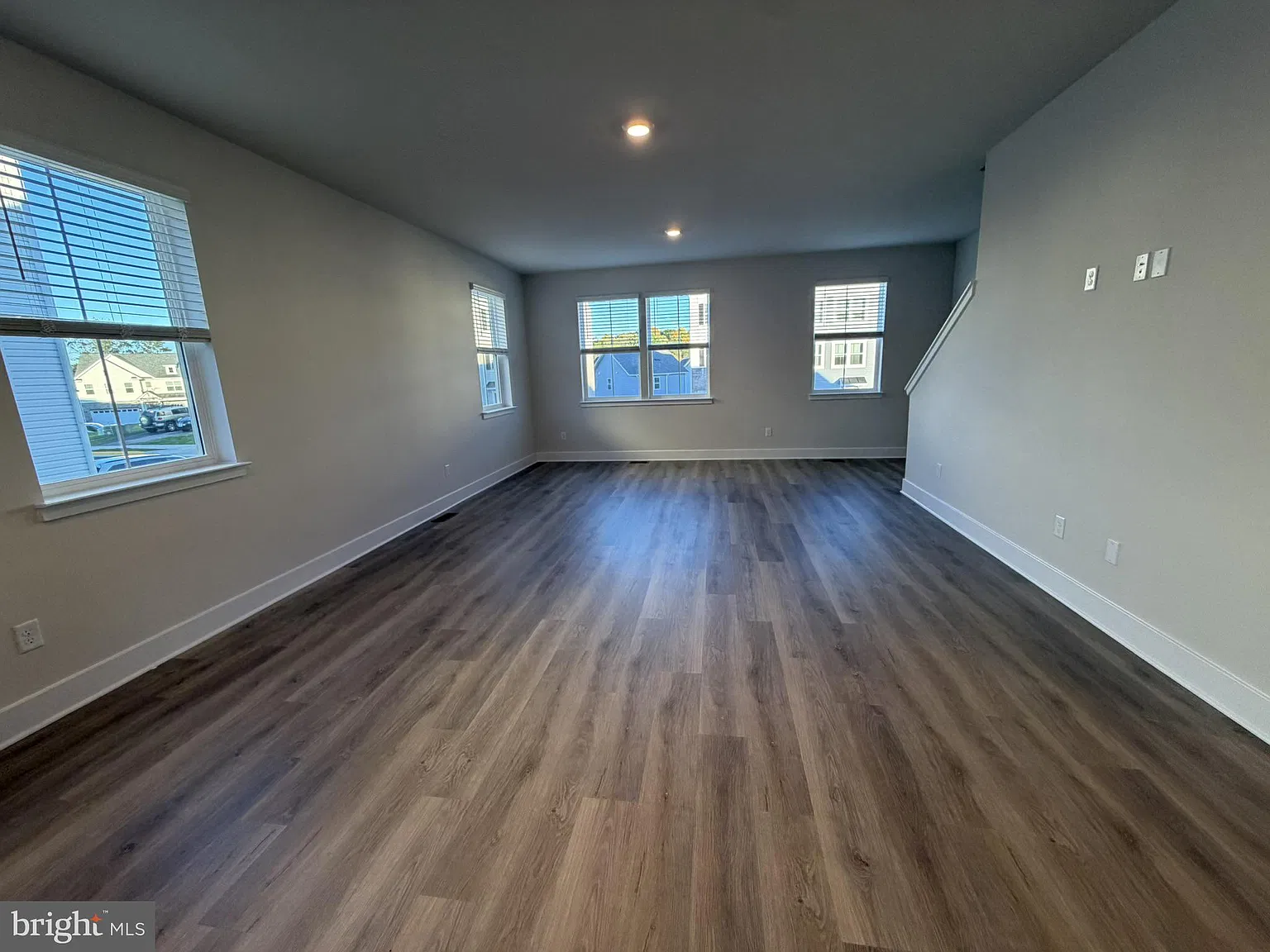 4 bed, 3.5 bath, 1889 sqft, $2,400 — Photo 3